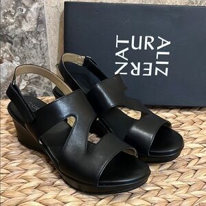 Naturalizer black strappy sandals, Velcro closure, size 8.5M